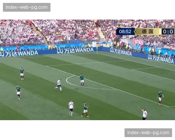 球场广告屏全面数字化，传统静态广告牌与转播权益冲突待解